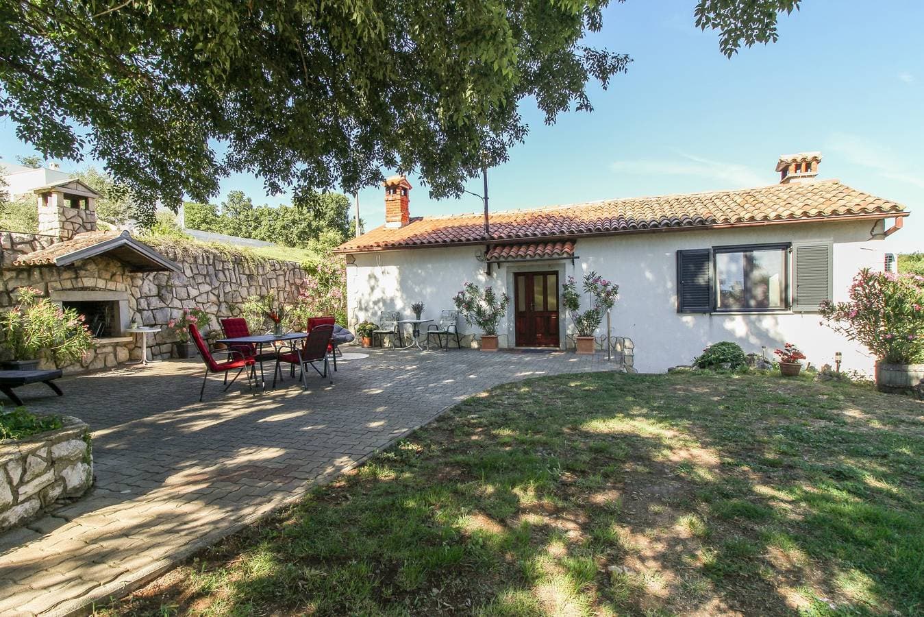 Ferienhaus Roža * großer Garten, Sonnenterrasse, Grill, WLAN 1