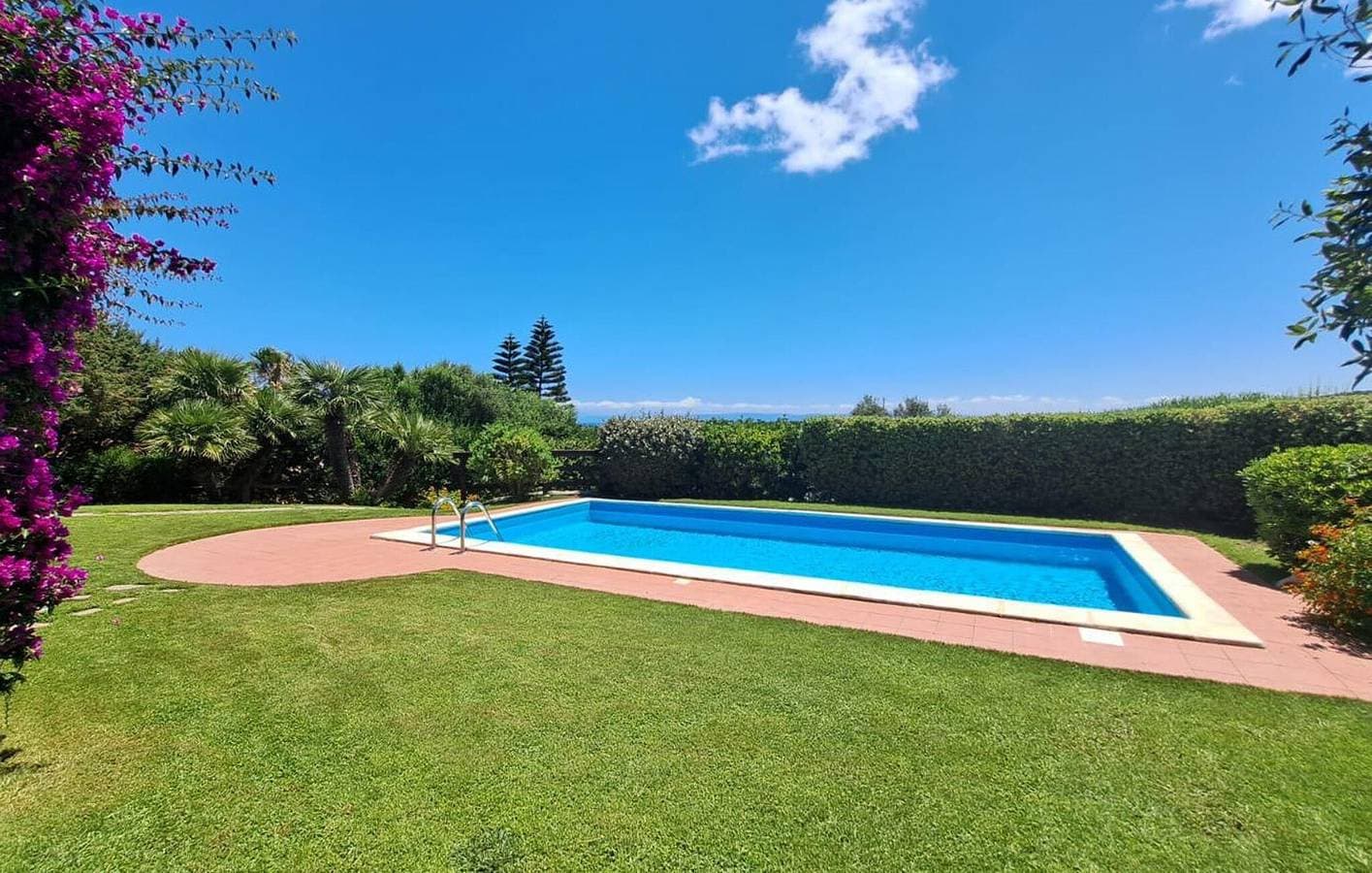 Foto 7 von 20: Apartment mit Meerblick, Pool, Terrasse und direktem Zugang zum Strand