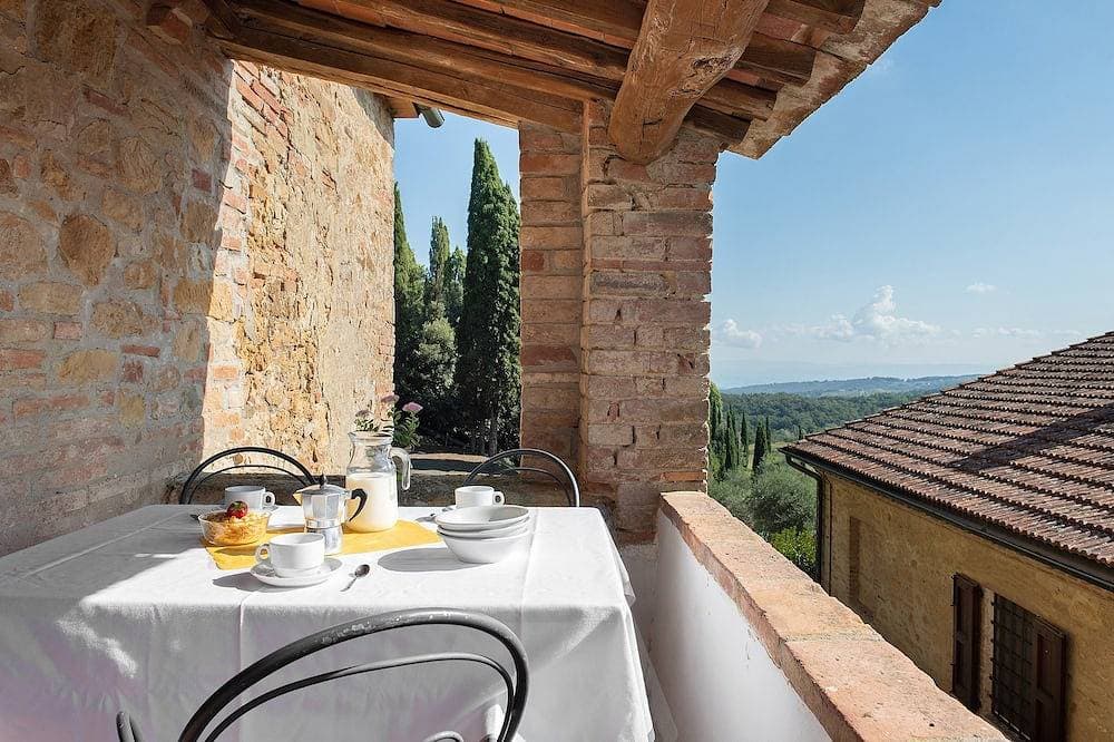 Foto 1 von 26: Valle – Panoramische Ferienwohnung mit Pool in den toskanischen Hügeln