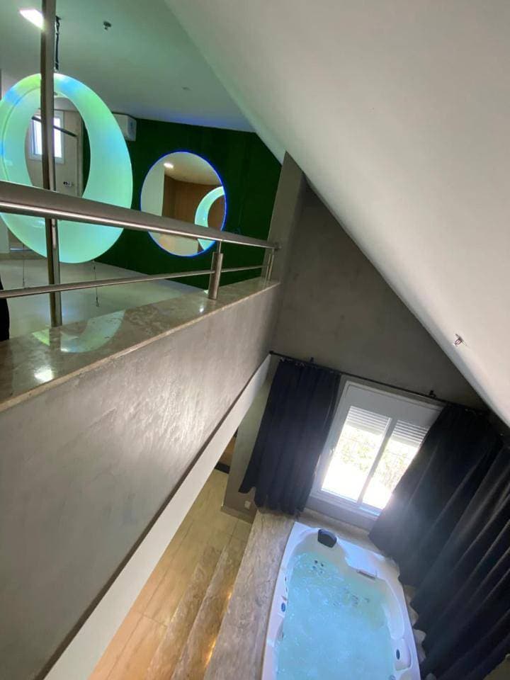 Foto 7 von 9: Studio with Spa Bath