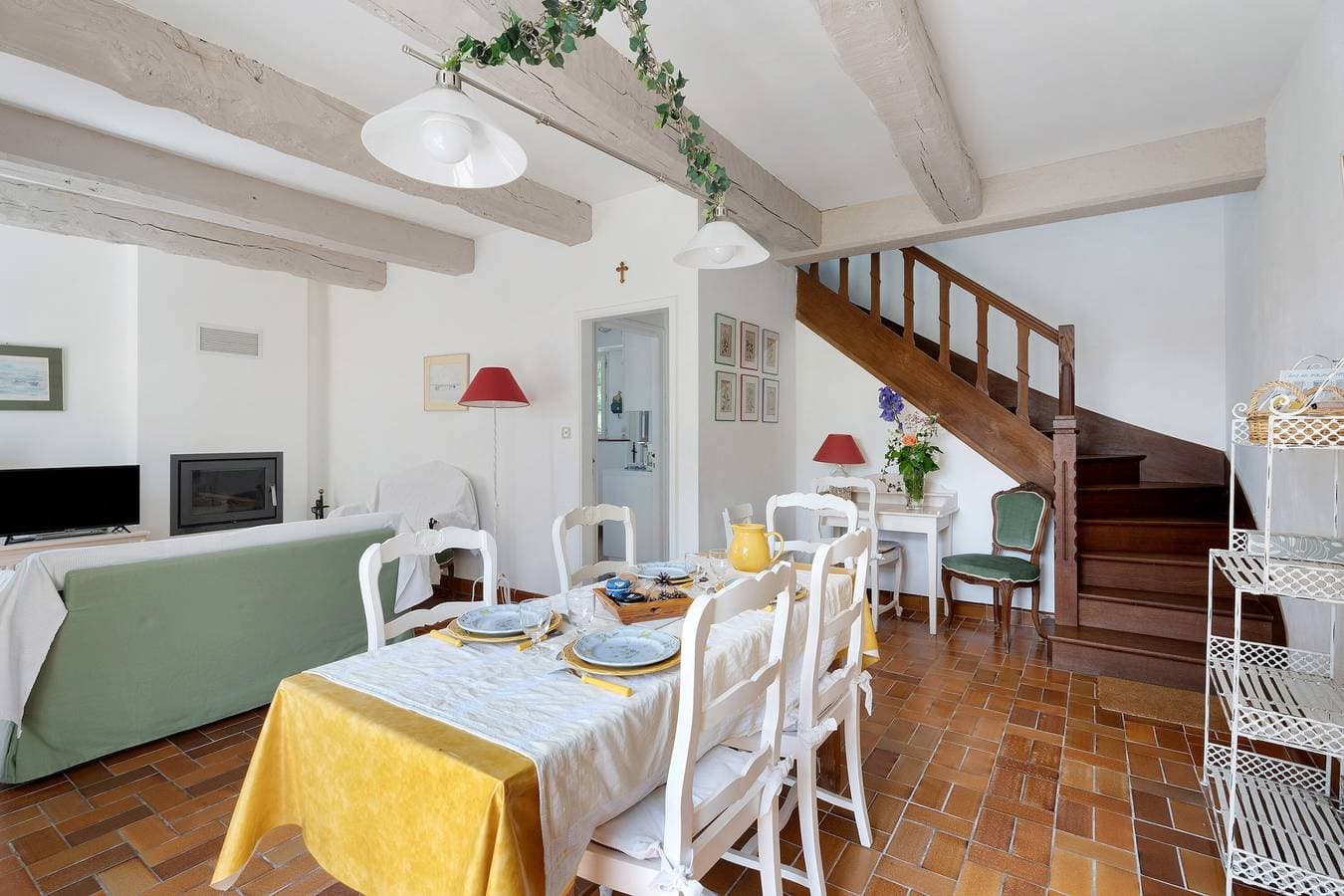 Foto 7 von 35: Ferienhaus „La Ville Es Anougiers“ mit privater Terrasse, Garten und WLAN