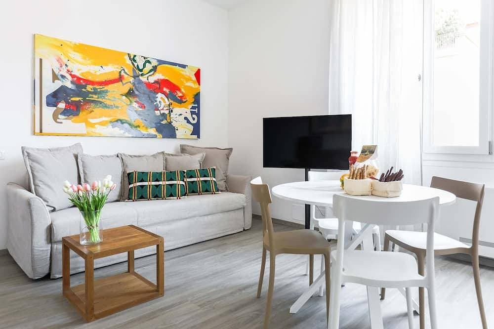 Foto 9 von 14: Three-room apartment of 58sqm, with two bedrooms and a bathroom on the fifth floor with elevator