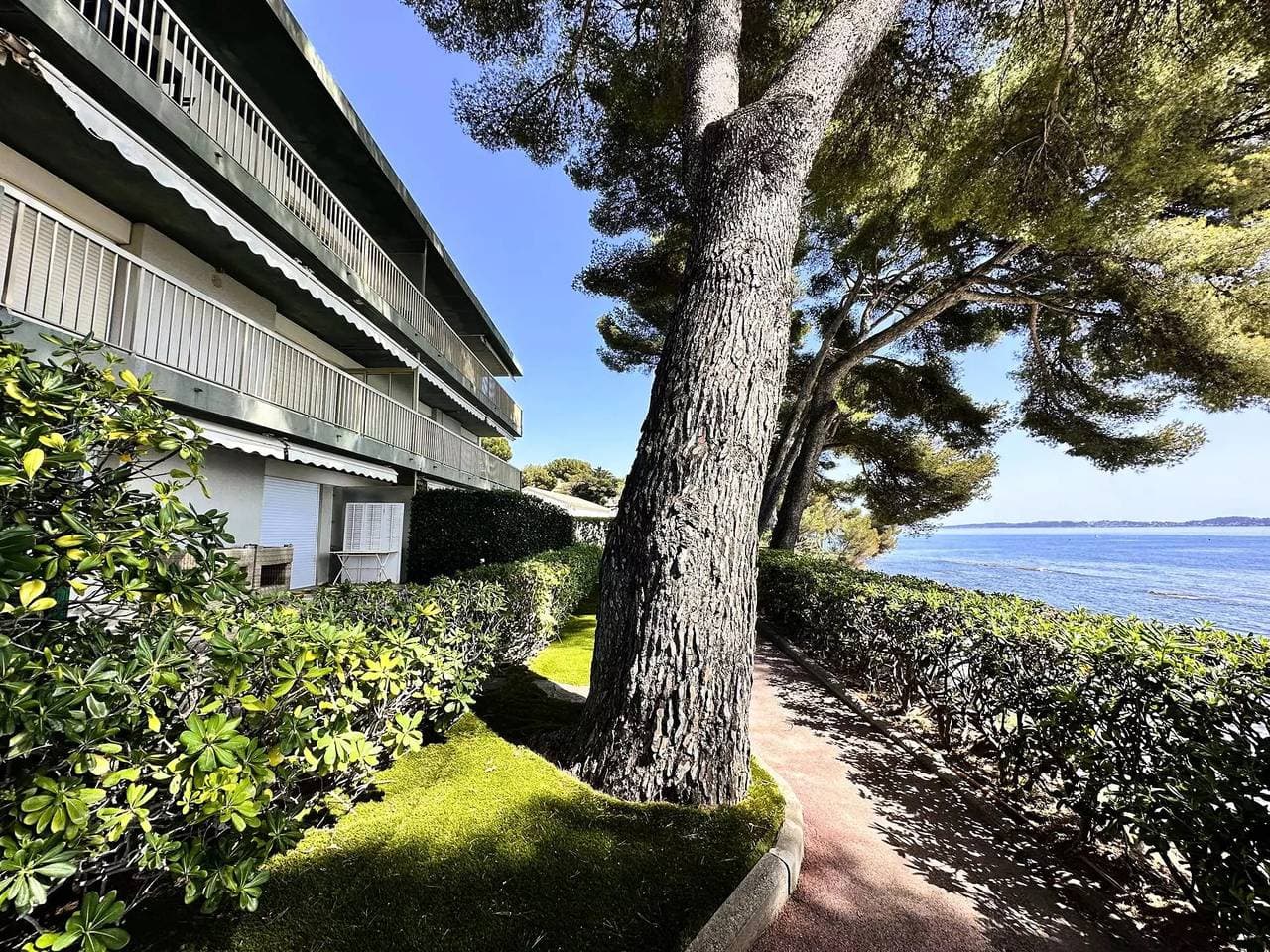 Foto 3 von 28: Klimatisiertes Apartment für 4 Personen mit Meerblick und Privatstrand in Carqueiranne