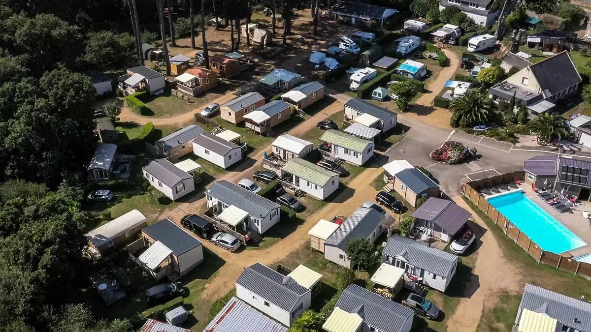 Foto 3 von 76: Pod 15 m2 + Chalet Küche 9 m2 ohne Sanitäranlagen mit TV (2 Erwachsene und 2 Kinder) 4 Personen
