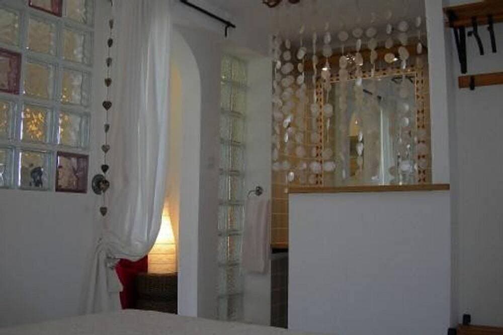 Foto 10 von 30: Kleine Paradiesecke, Panoramablick auf das Meer und die Berge, privater Pool,