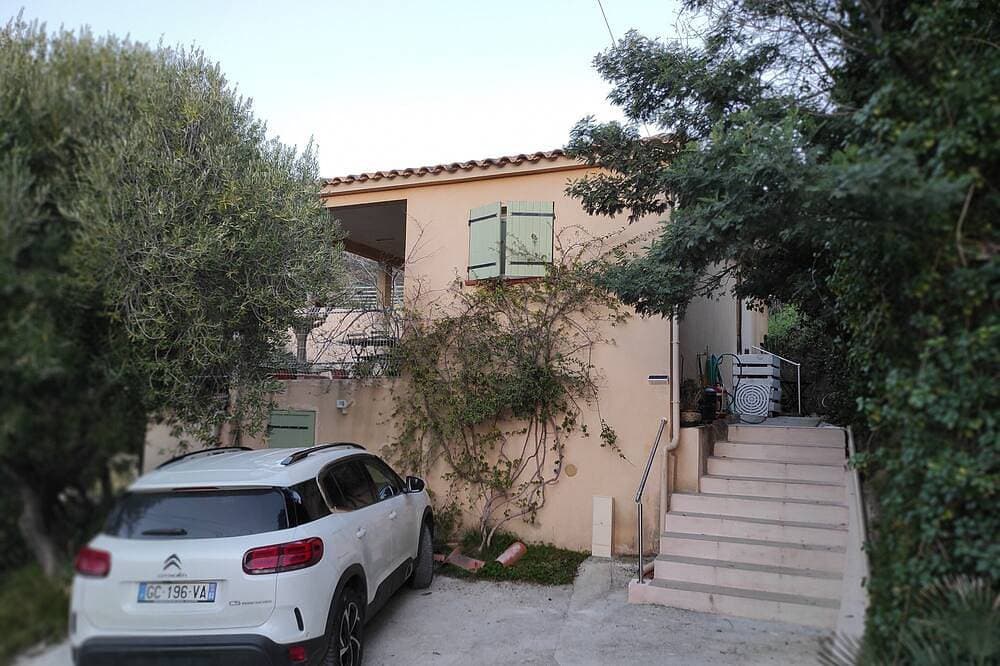 Foto 10 von 22: Small house near Saint-Clair beach in Le Lavandou