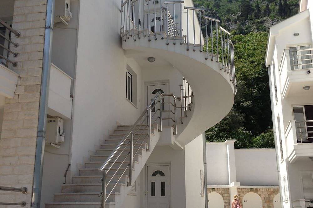 Foto 5 von 15: Tadellose Wohnung, ununterbrochener atemberaubender Blick auf die Bucht, privater Parkplatz