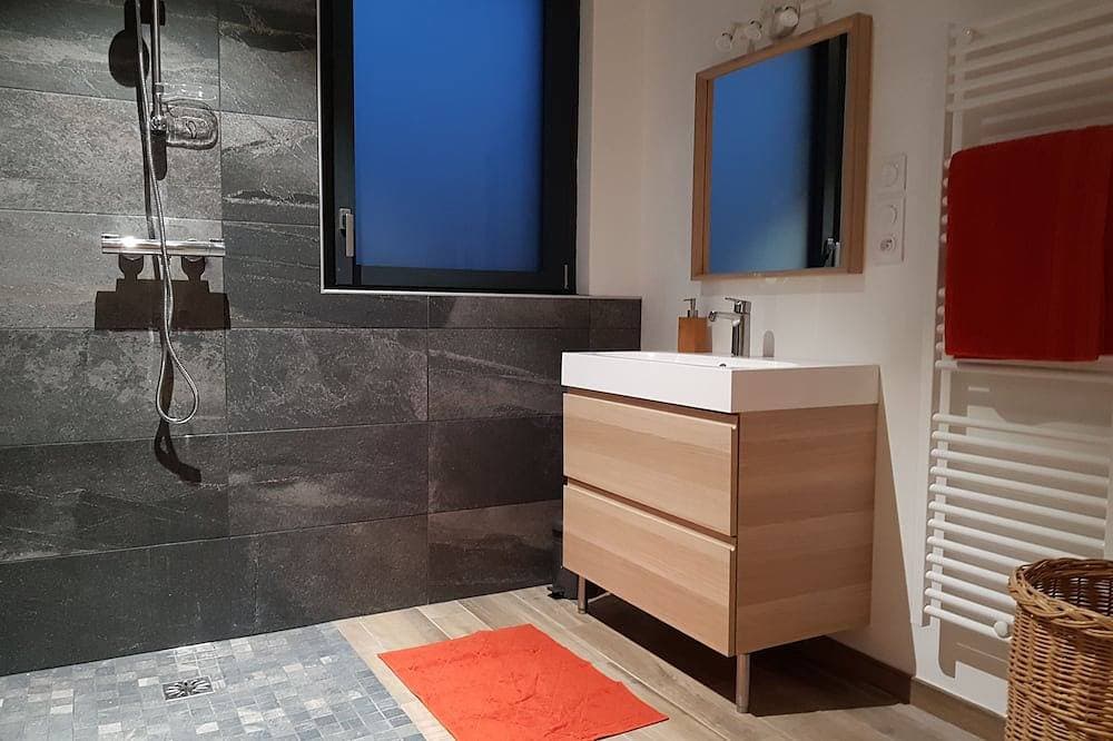 Foto 7 von 30: Modernes Holzhaus in einem Küstendorf, Landungsstrände