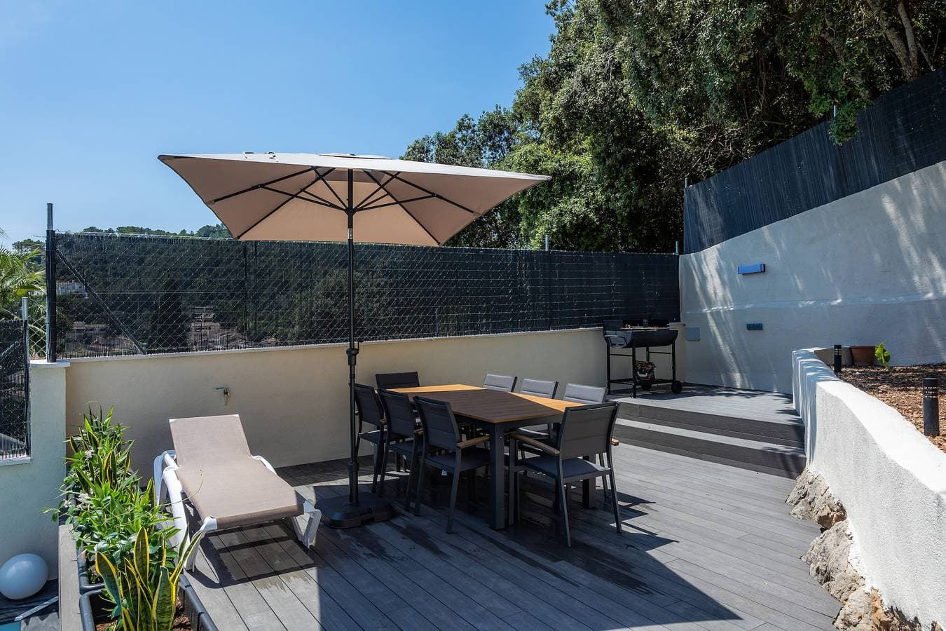 Foto 7 von 30: Ferienhaus Sestel mit Meerblick, Pool, Balkon, Garten & Terrasse