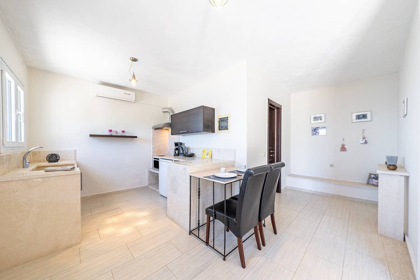 Foto 4 von 24: Einzimmerapartment 'Salvia' mit Meerblick, WLAN und Klimaanlage