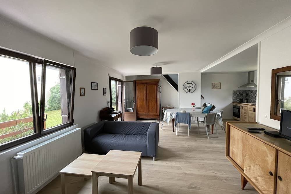 Foto 10 von 30: Maison Entièrement Rénovée Située à 50 Mètres de la mer Jardin 4 Chambres 2 Sdb