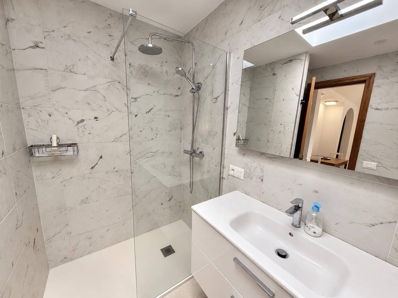 Foto 13 von 61: Villa für 6 Personen mit Balkon