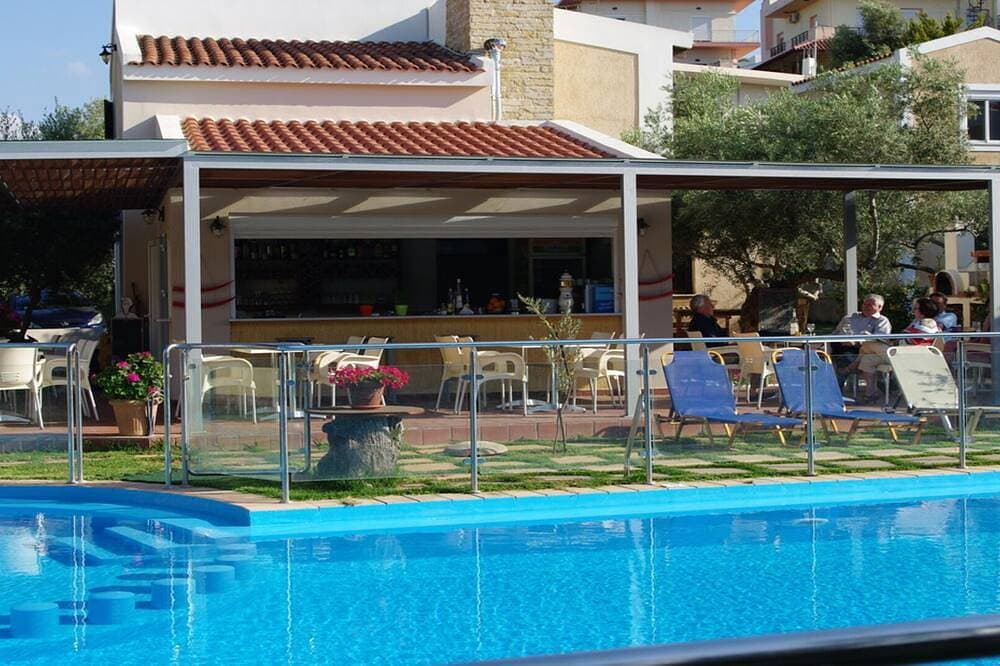 Foto 13 von 18: Cozy Apartment with Swimming Pool Near the Sea