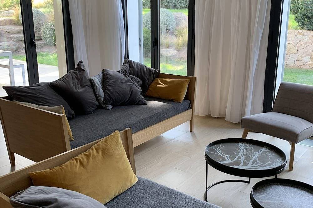 Foto 7 von 18: Casa Catalina neue Villa klimatisierte Herz Dorf Garten Pool Meer und Berge