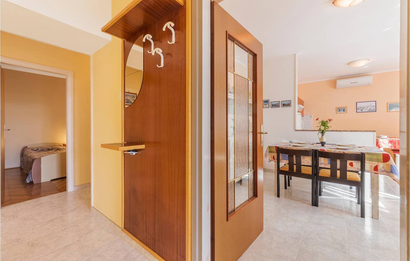 Foto 12 von 28: Gemütliche 2-Zimmer-Wohnung mit Garten, Parkplatz und Sehenswürdigkeiten in der Nähe