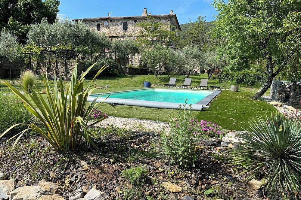Foto 12 von 14: Gites du Bouscas La Murette 3 star rating Atypical stone arched studio apartment