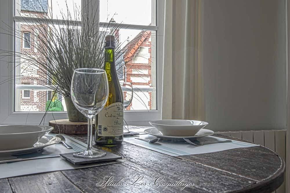 Foto 7 von 12: Romantic and comfy studio at the heart of Old Honfleur - Studio Les Coquillages ♥♥♥♥
