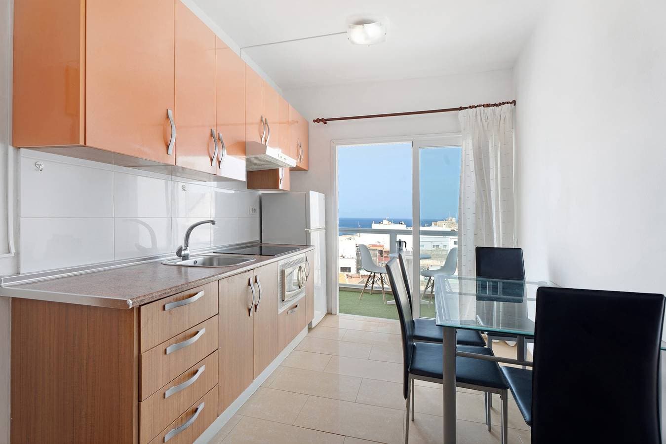 Foto 3 von 21: Ferienwohnung 'Alcamar' mit Meerblick, Balkon und WLAN