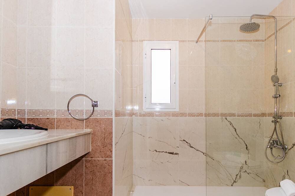 Foto 11 von 27: Cala Mendia Beach House 2 es with direct access to the beach and sea views
