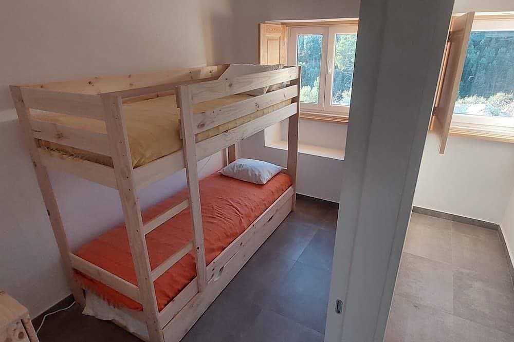 Foto 4 von 30: A Carpinteira Lake House - An authentic Portuguese country house by the lake!