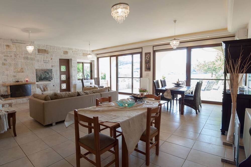Foto 7 von 15: Das Beachfront Apartment ist Teil des Villa Omega-Komplexes am Lygaria Beach.