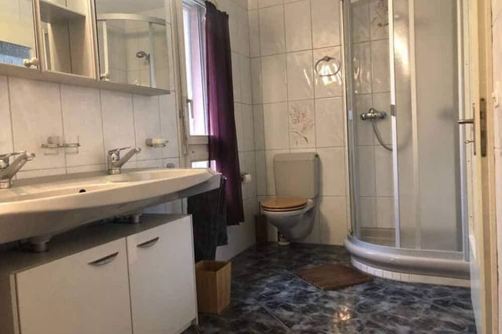 Foto 8 von 30: Haus am Vierwaldstättersee. Erstaunliche Aussicht, 5 Schlafzimmer und Gärten