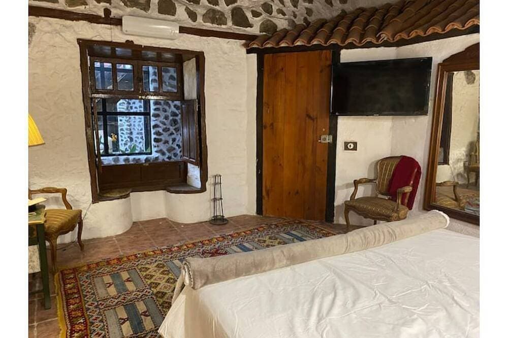 Foto 5 von 30: Traditionelles kanarisches Haus (1940) mit Blick auf den Teide