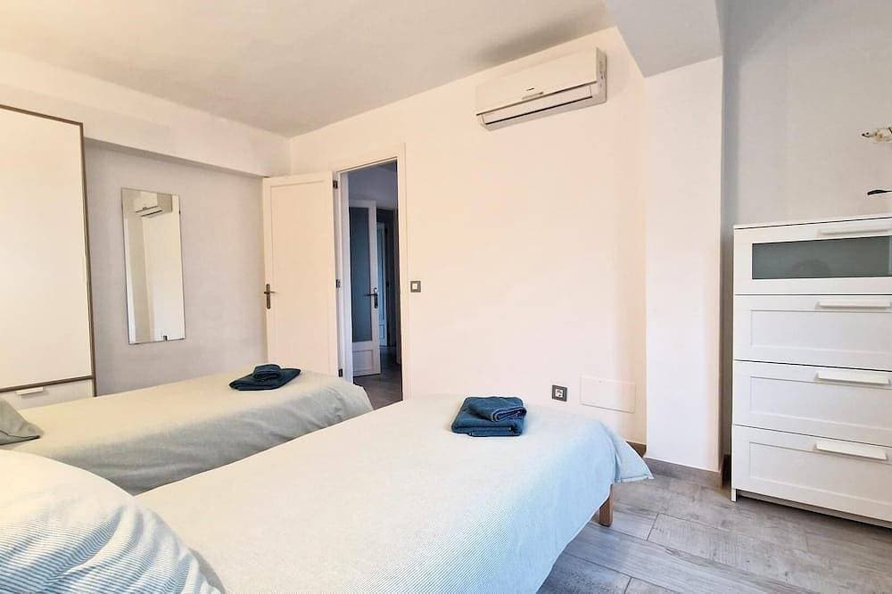 Foto 5 von 22: Spacious 3-Bedroom Apartment Near Paseo Marítimo · Son Armadams