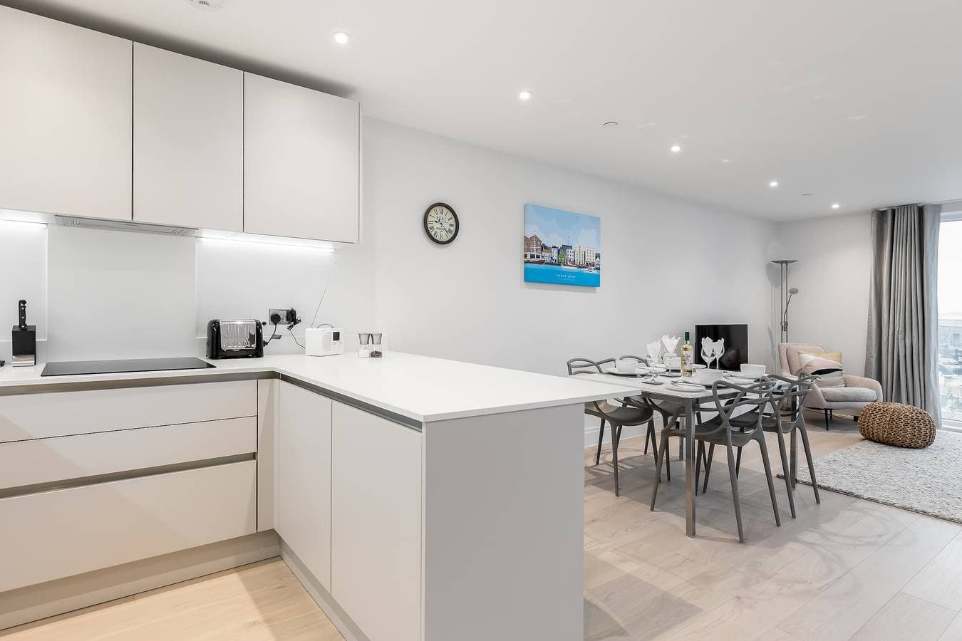 Foto 13 von 34: Endless Summer - Spacious Living Space  Poole Quay