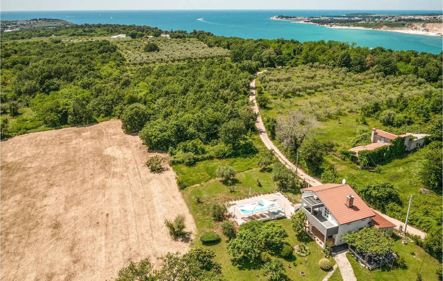 Foto 2 von 38: Charmante Ferienwohnung mit Terrasse, 2,5 km vom Strand Sirena entfernt und mit kostenlosen Parkplätzen