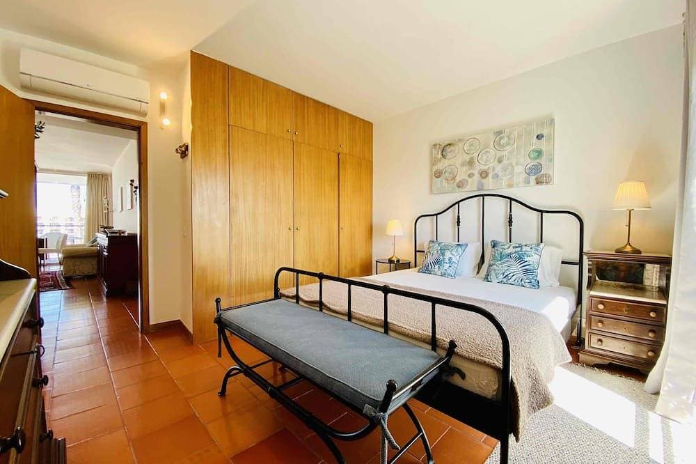 Foto 3 von 11: Exquisite 1-Zimmer-Wohnung in Lagos Marina mit Pool