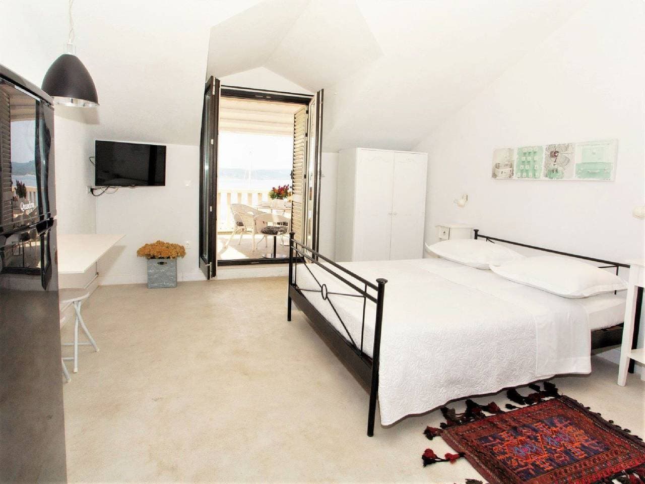 Foto 4 von 11: Apartments & Room Vesna - Superior Studio Apartment with Terrace and Sea View