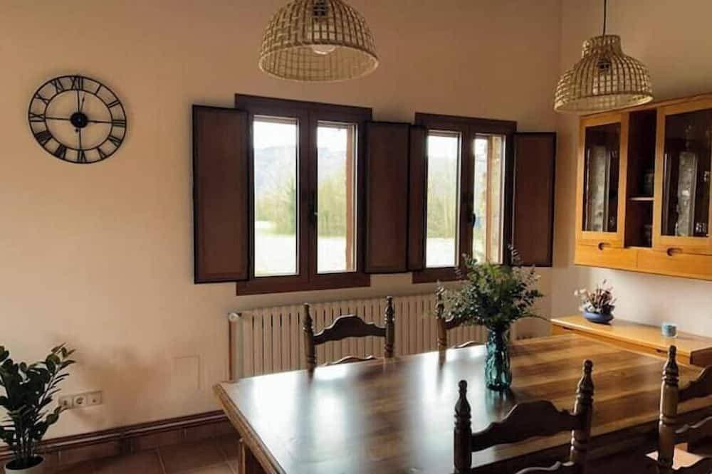 Foto 11 von 22: Apartment on a farm in Vall d'en Bas next to the Via Verde