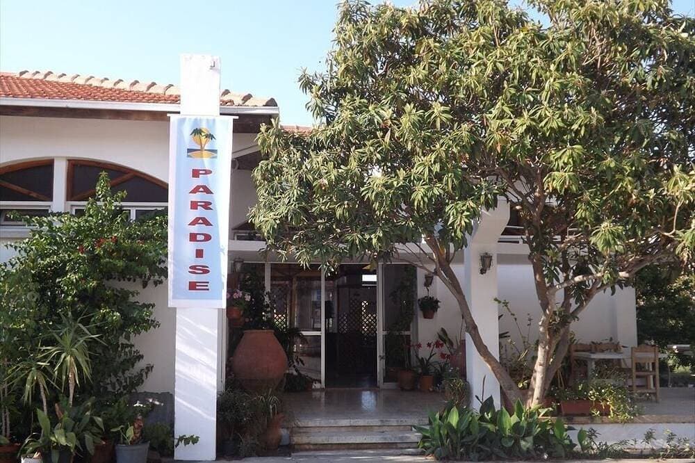 Foto 5 von 16: Paradise Holiday Bungalows - Beste Lage neben dem Cratos Beach Club