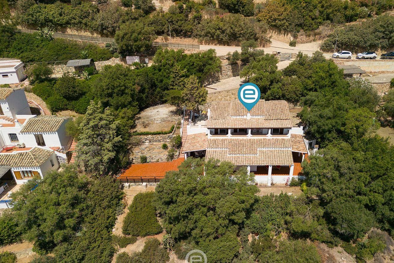 Foto 9 von 52: Villa für 4 Personen mit Balkon/Terrasse