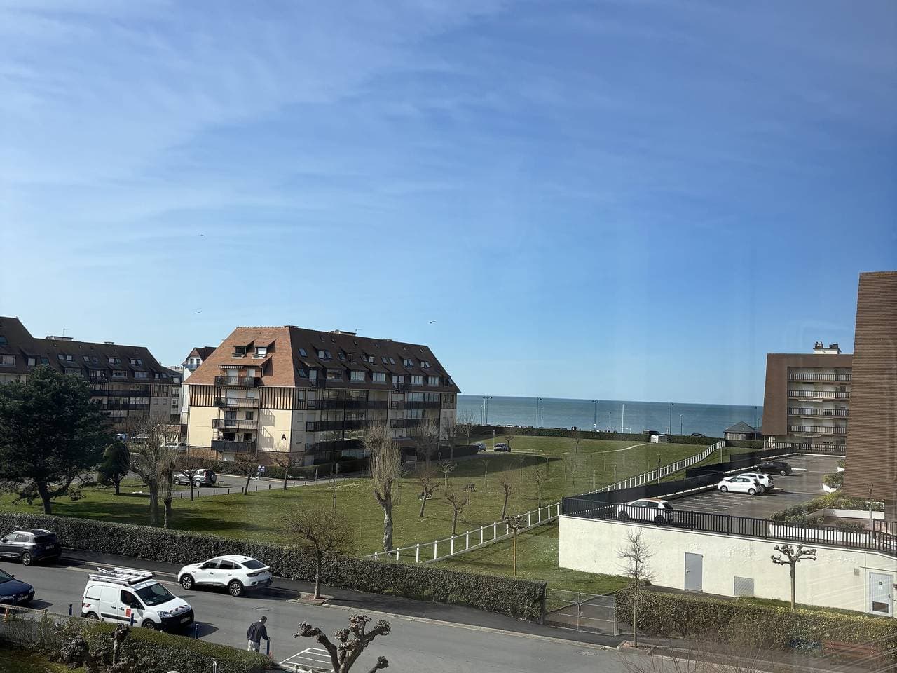Foto 2 von 16: 2-Zimmer-Wohnung mit Meerblick-Loggia und Parkplatz, Strandnah