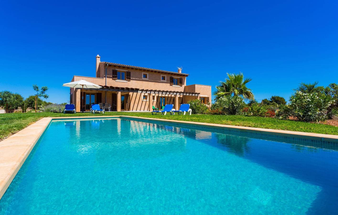 Foto 9 von 51: Gemütlicher Rückzugsort am Strand mit Terrasse, Pool und Wifi