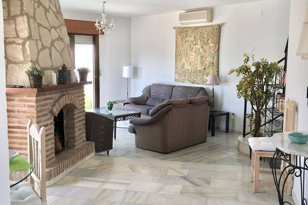 Foto 7 von 23: Geräumige, helle Villa: großer Pool, 3 Schlafzimmer, 3 Bäder, Meerblick