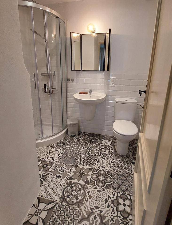 Foto 9 von 10: Double Room with Private Bathroom