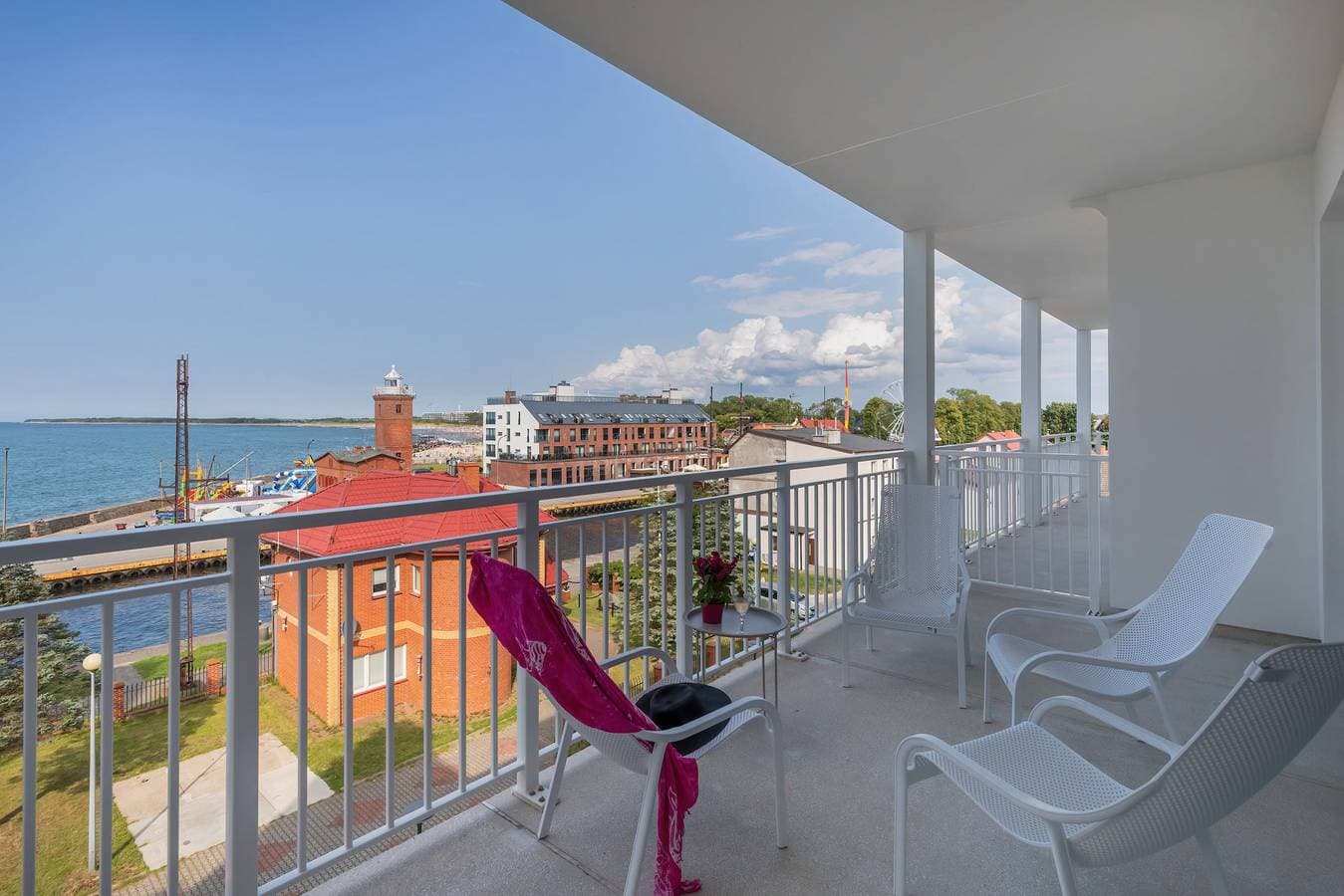 Foto 10 von 23: Stylish Apartment with Sea View | Balcony and Parking