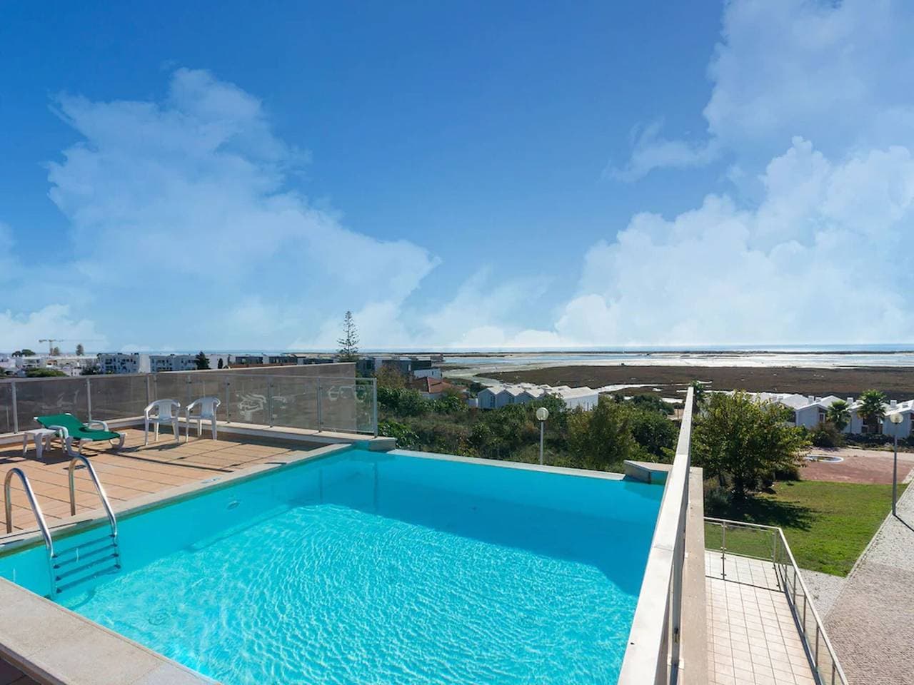 Foto 11 von 37: Ferienhaus für 4 Personen mit Pool