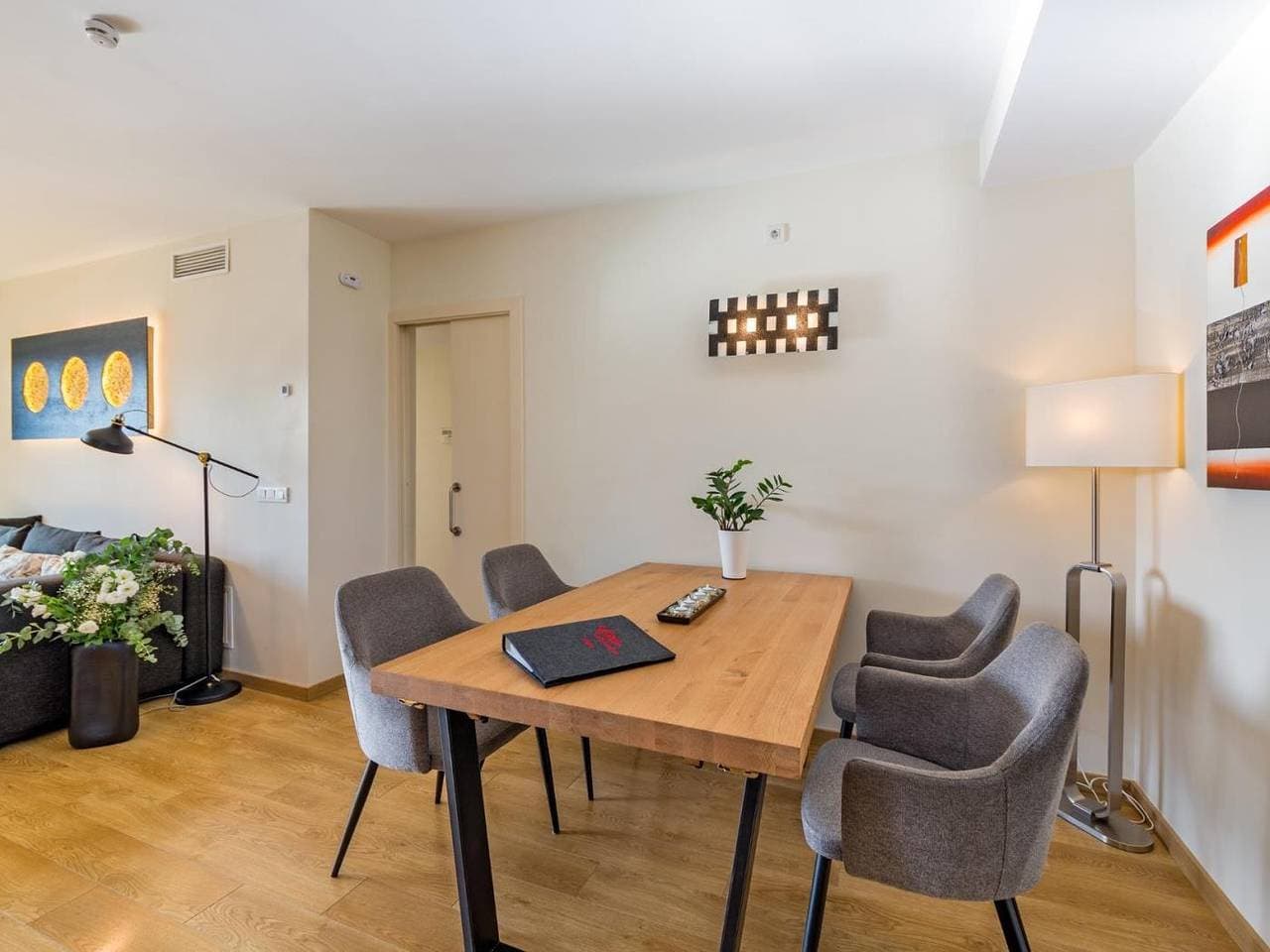 Foto 11 von 27: Ferienwohnung für 4 Personen mit Pool