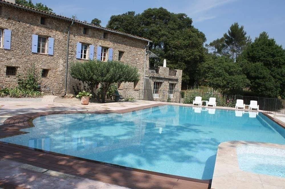 Cosy studo 2, detached in charming building, swimming pool in the middle of vineyards 1