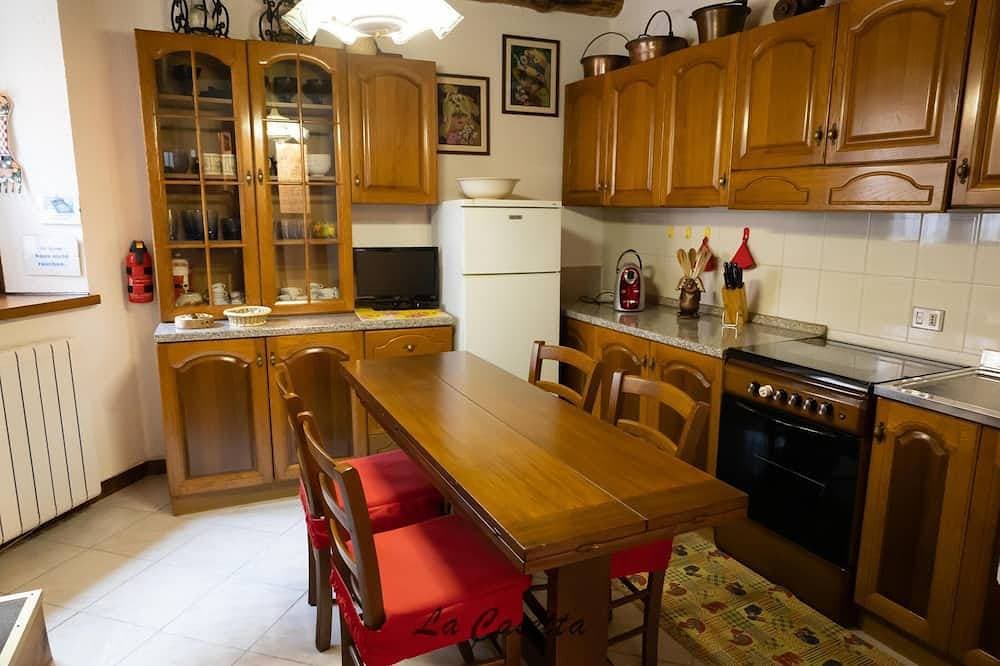 [Typical Apartment in the Courtyard] Lake Lugano 1