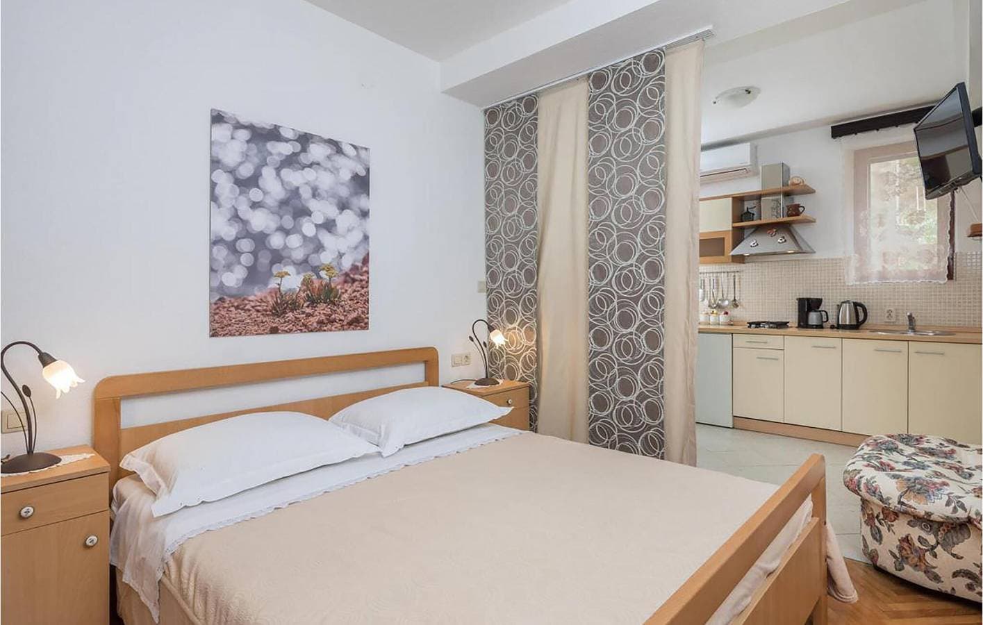 Foto 8 von 41: Gemütliches Apartment mit 1 Schlafzimmer, Meerblick, Pool, WLAN und Parkplatz – 900 m vom Strand entfernt