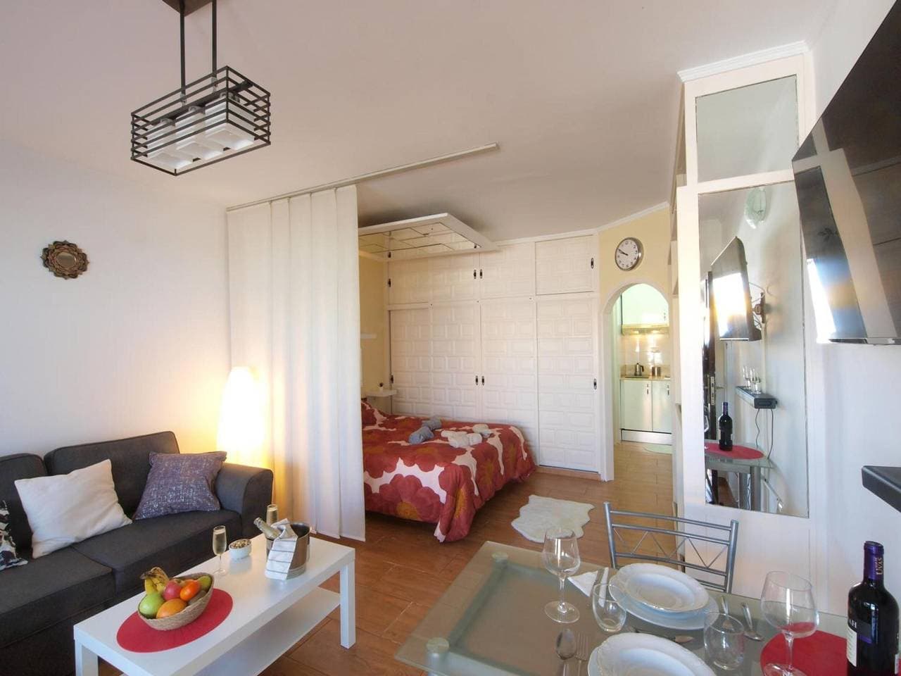 Foto 11 von 40: Ferienwohnung 'Blue Horizon' mit Meerblick, Gemeinschaftspool und WLAN