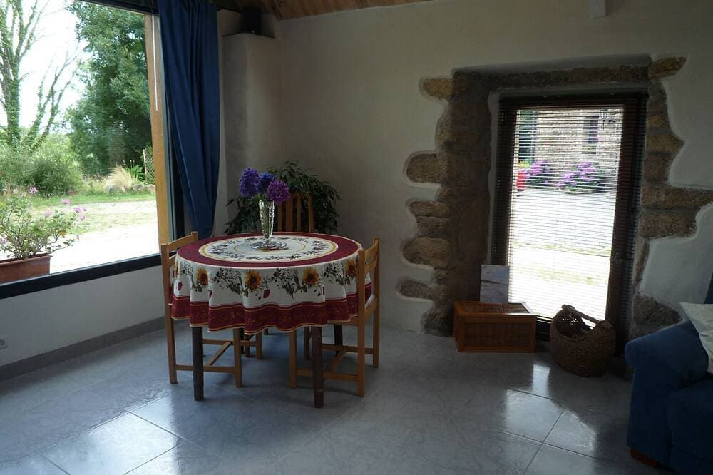 Foto 7 von 8: Le Bulot Small detached house with garden located in a quiet cul-de-sac