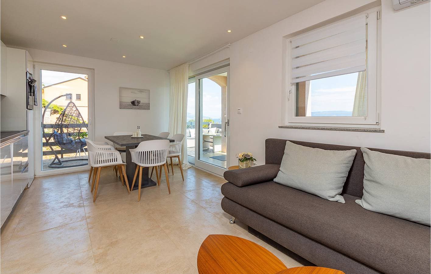 Foto 3 von 25: Gemütliche Ferienwohnung mit Terrasse, WLAN und Parkplatz in Strandnähe – 2 km entfernt