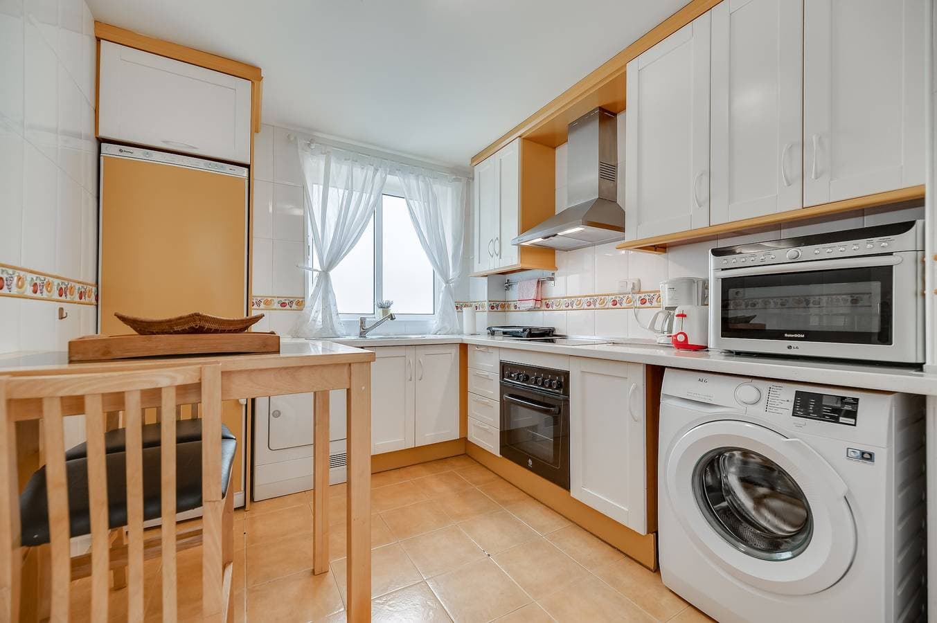 Foto 9 von 26: Ferienwohnung "Marbella Playa" mit Meerblick, Gemeinschaftspool und WLAN