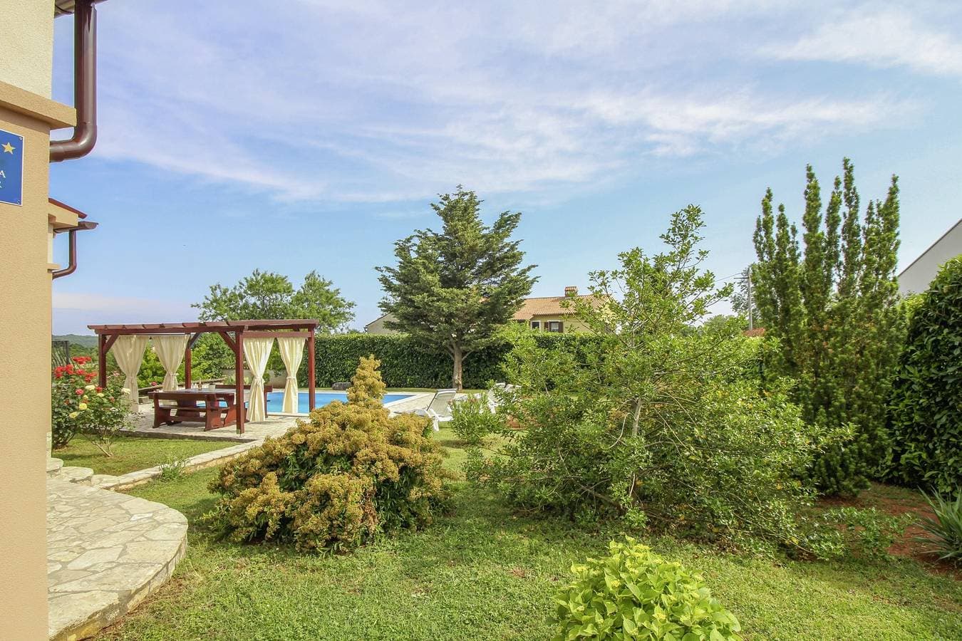 Foto 6 von 32: Ferienhaus Luna * 1000 m2 eingezäunter Garten, Terrasse, privater Pool